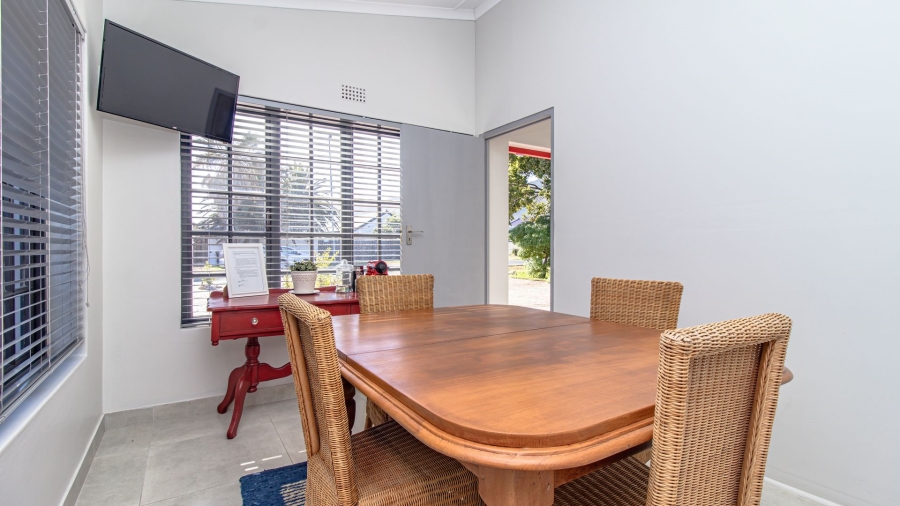 1 Bedroom Property for Sale in Sandbaai Western Cape